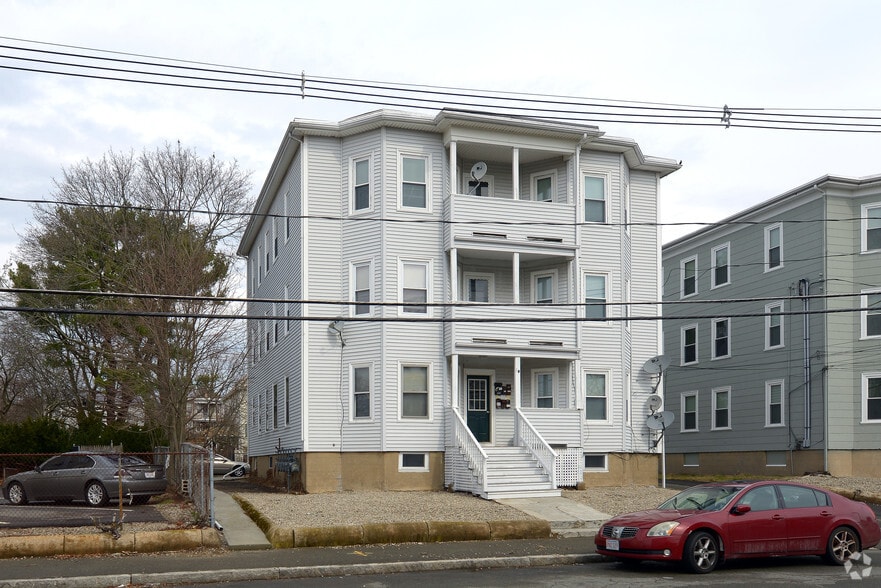 10 Bellevue Ave, Brockton, MA à vendre - Photo du bâtiment - Image 3 de 6