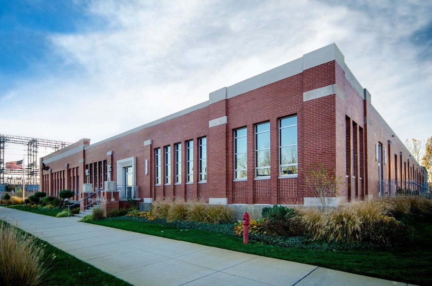 330 W Main St, Benton Harbor, MI à louer - Photo du bâtiment - Image 1 de 8