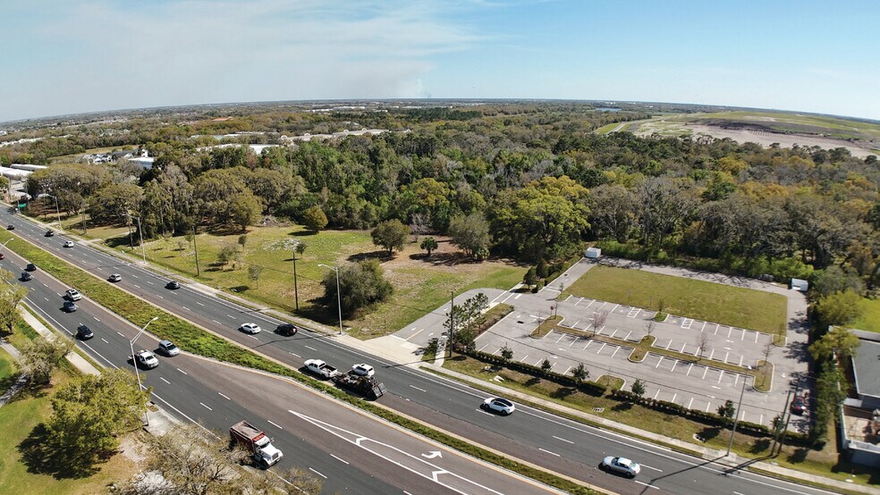 10106 E SR 64, Bradenton, FL à vendre - Photo du bâtiment - Image 2 de 4