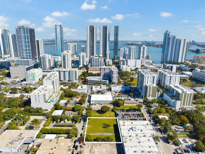 90-116 NE 24th St, Miami, FL for sale - Primary Photo - Image 1 of 10