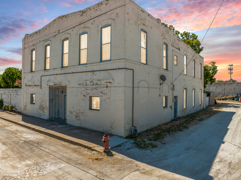 213 W Gould St, Hillsboro, TX for sale - Primary Photo - Image 1 of 40