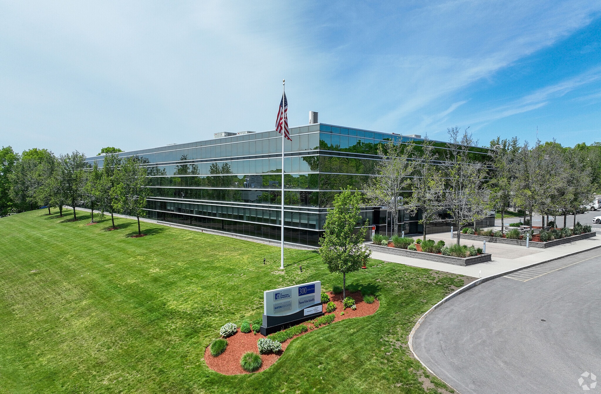 300 Jubilee Dr, Peabody, MA for lease Building Photo- Image 1 of 20