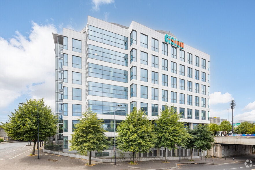 10 Avenue Du Stade De France, Saint-Denis for lease - Primary Photo - Image 1 of 2