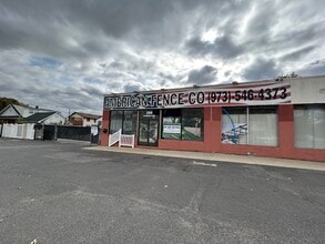 296 E Route 46, Elmwood Park, NJ à louer Photo intérieure- Image 2 de 20