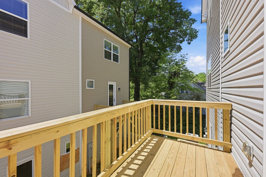 6112 Tuckaseegee Rd, Charlotte, NC for sale - Building Photo - Image 3 of 4