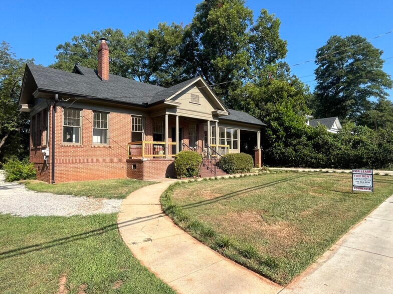 406 S Lewis St, Lagrange, GA à louer - Photo du bâtiment - Image 2 de 27