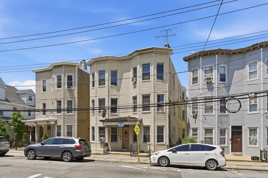 69 Van Cortlandt Pk Ave, Yonkers, NY for sale - Building Photo - Image 2 of 39