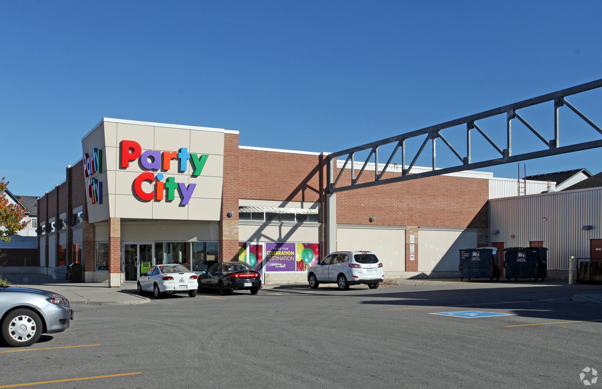 30 Broadleaf Ave, Whitby, ON for sale Primary Photo- Image 1 of 1