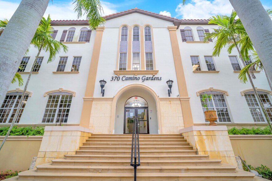 370 camino gardens Blvd, Boca Raton, FL à louer - Photo du bâtiment - Image 2 de 25