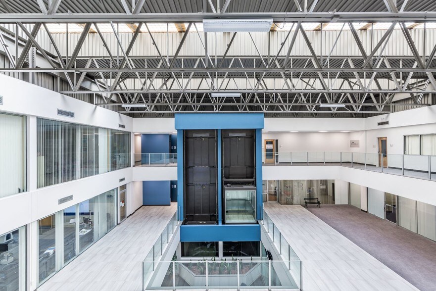 7410 Northside Dr, North Charleston, SC à louer - Photo intérieure - Image 2 de 26