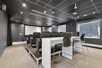999 De Maisonneuve Boul O, Montréal, QC for lease Interior Photo- Image 2 of 5