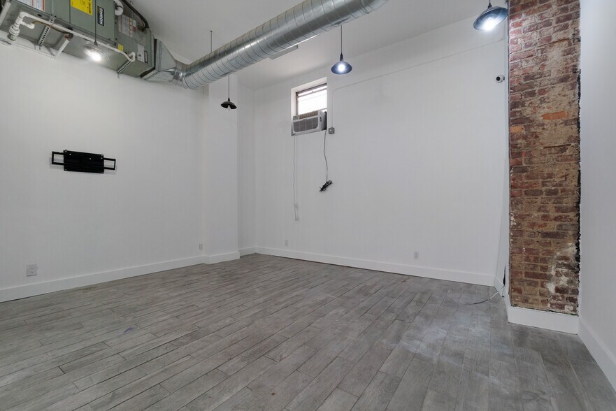 1512 Nostrand Ave, Brooklyn, NY à louer - Photo du bâtiment - Image 3 de 7