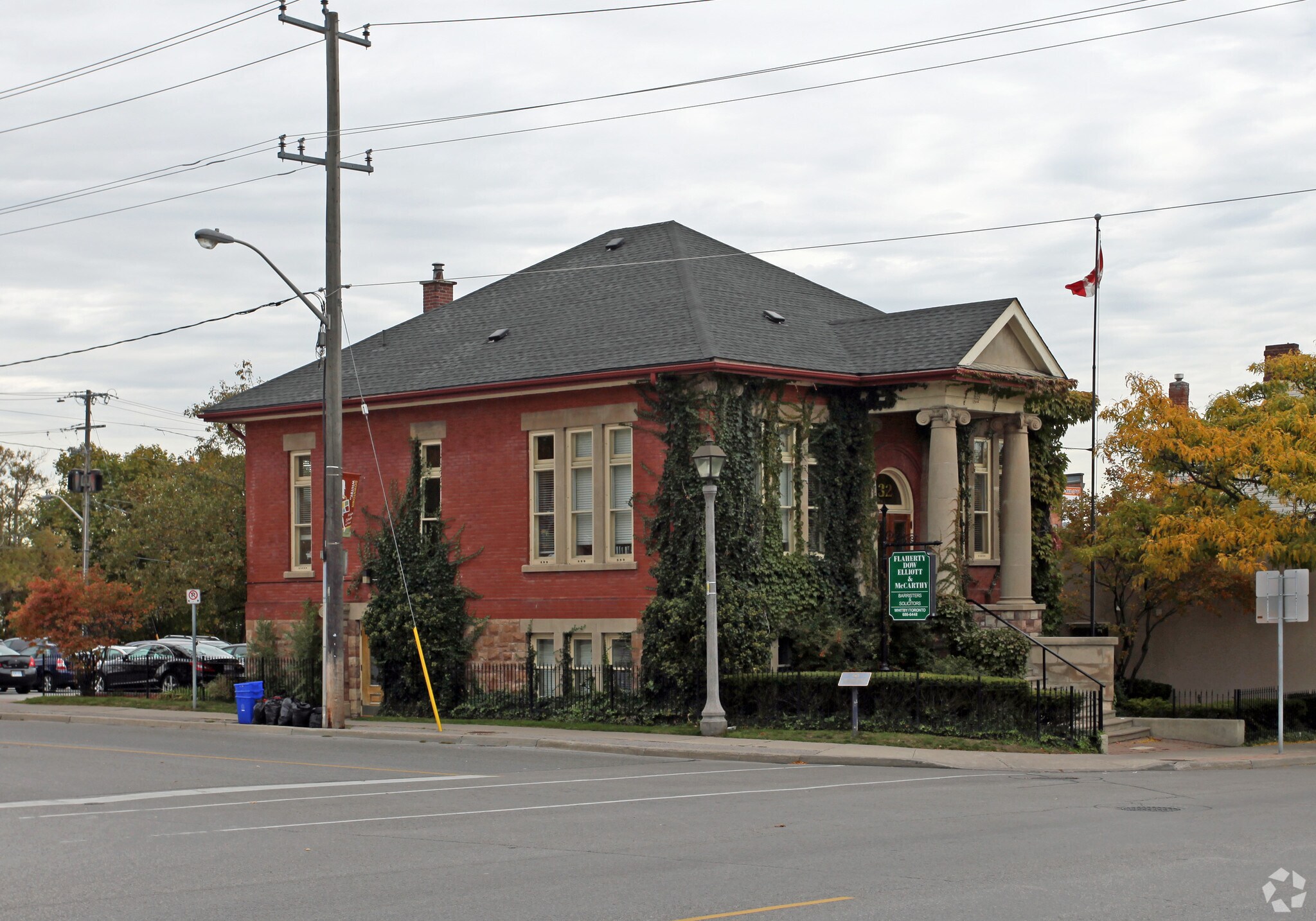 132 Dundas St W, Whitby, ON à vendre Photo principale- Image 1 de 1
