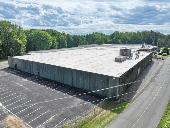 Plus de détails pour 100 Saxony Dr, Lowell, NC - Industriel à louer