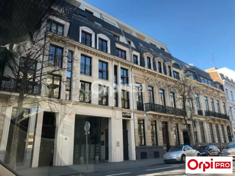 Office in Lille for lease - Building Photo - Image 1 of 2