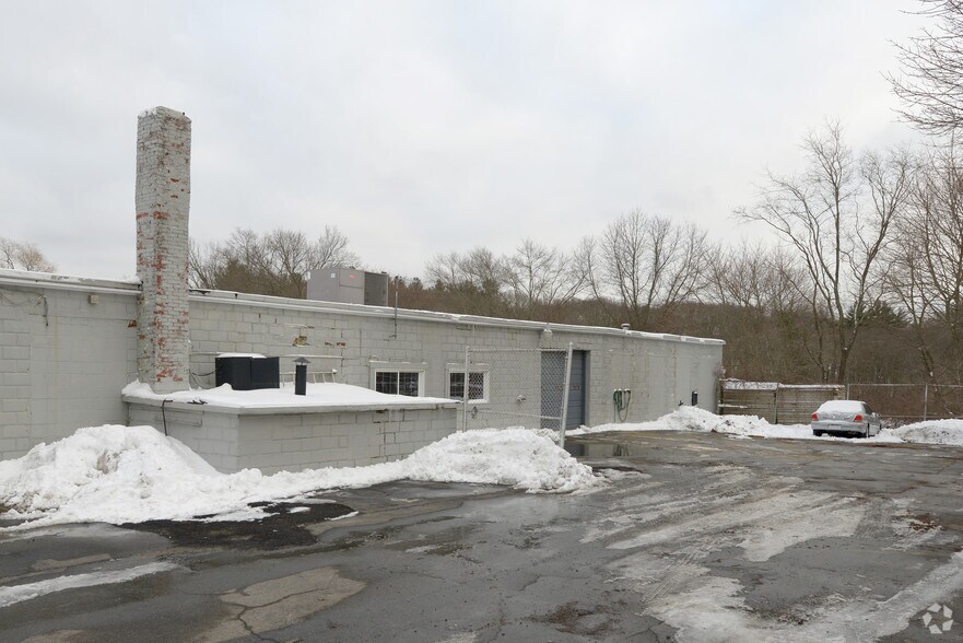 513 Winthrop St, Rehoboth, MA à louer - Photo du bâtiment - Image 2 de 6