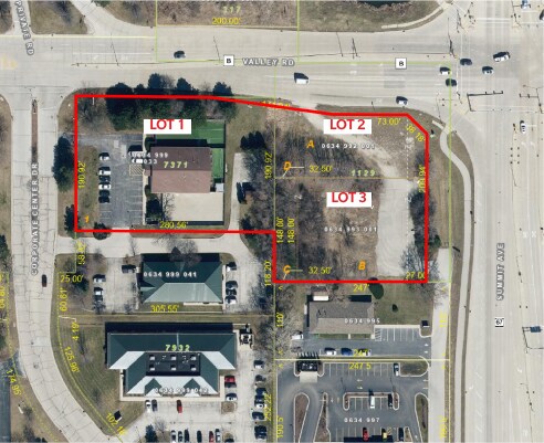 1710 N Summit Center Dr, Oconomowoc, WI à vendre Photo du bâtiment- Image 1 de 2