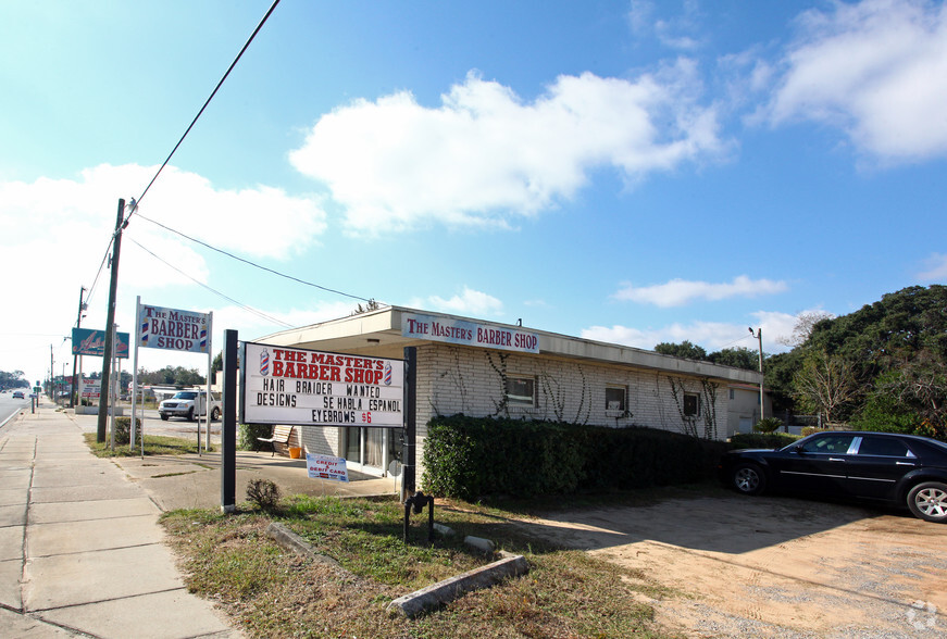 1915 Pace Blvd, Pensacola, FL à vendre - Photo principale - Image 1 de 2