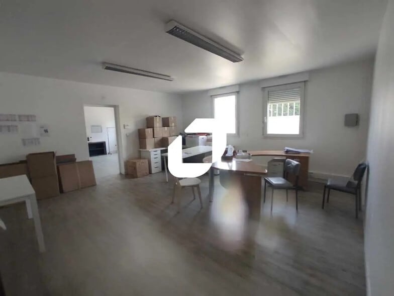 8-10 Rue Henri Dunant, Chevilly-Larue for lease - Building Photo - Image 3 of 16