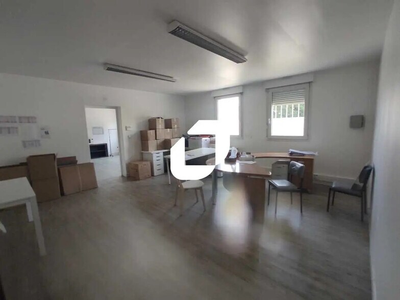 8-10 Rue Henri Dunant, Chevilly-Larue à louer - Photo du bâtiment - Image 3 de 16