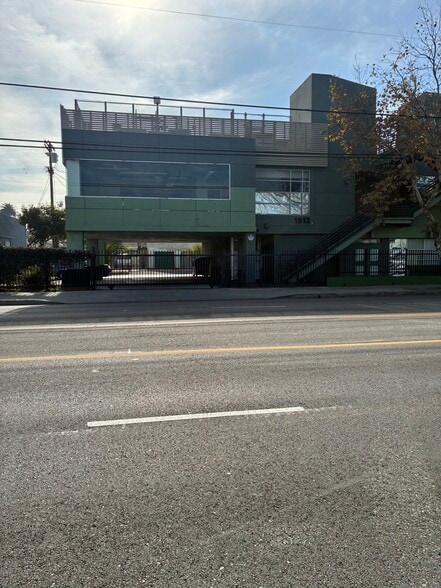 1500-1512 W Slauson Ave. portfolio of 2 properties for sale on LoopNet.ca - Primary Photo - Image 1 of 4