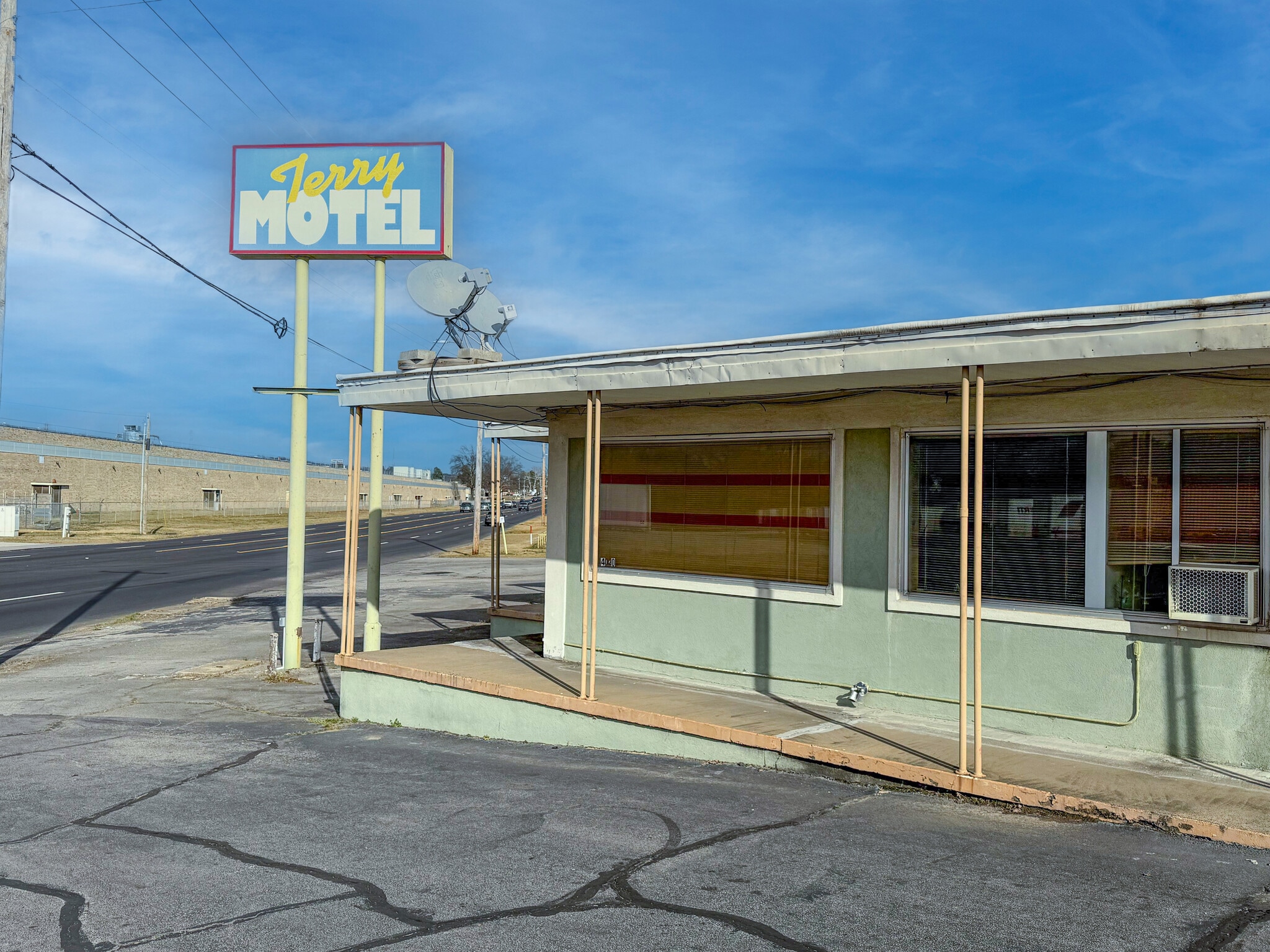 4020 Midland Blvd, Fort Smith, AR for sale Primary Photo- Image 1 of 8