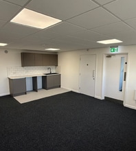 Streatham Rd, Mitcham à louer Photo intérieure- Image 2 de 3