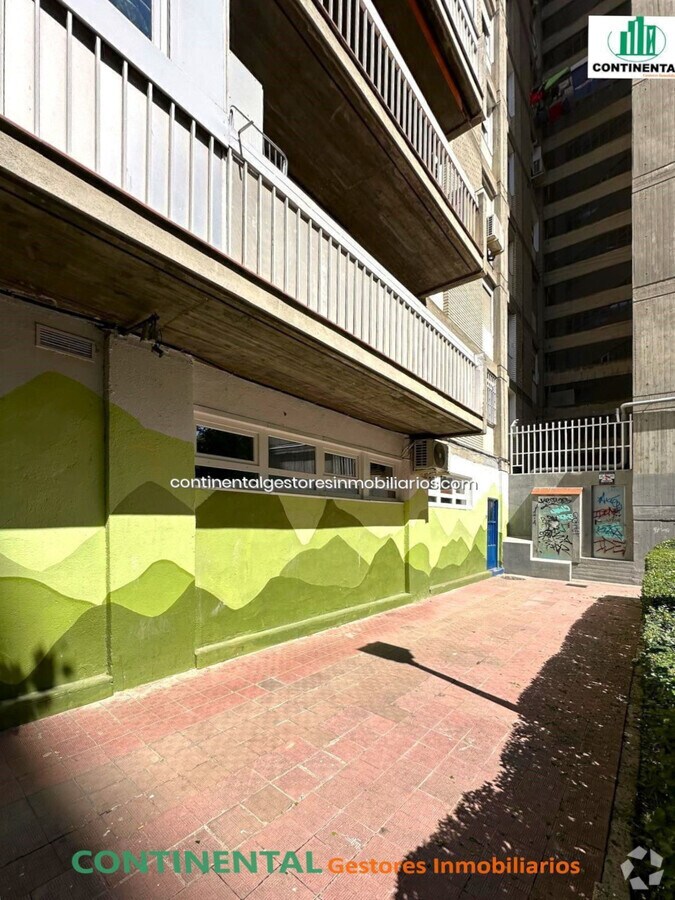 Madrid, MAD 28047 - - - Interior Photo - Image 2 of 8