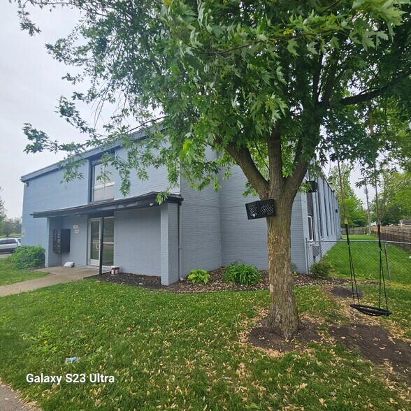 1480 Parkwood Ave, Ypsilanti, MI à vendre - Photo du bâtiment - Image 2 de 14