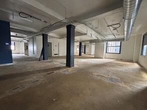 235-239 4th Ave, Pittsburgh, PA for lease Building Photo- Image 2 of 5