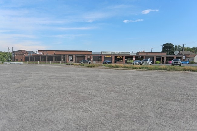 Plus de détails pour 280 Perry St, Peterborough, ON - Bureau/Commerce de détail, Industriel à louer