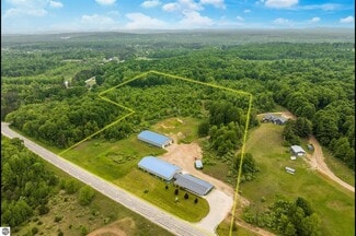 More details for 8160 Cadillac Hwy, Benzonia, MI - Retail for Sale