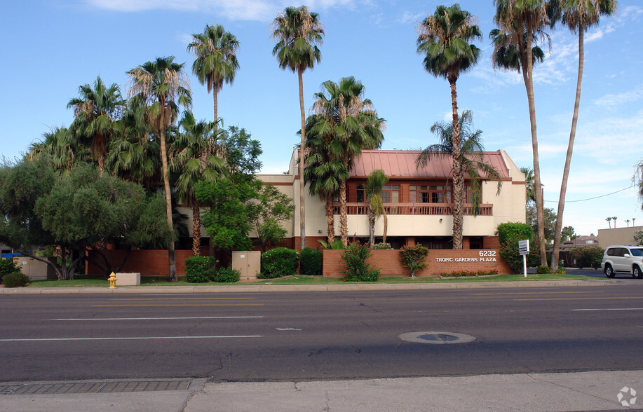 6232 N 7th St, Phoenix, AZ à louer - Photo du bâtiment - Image 2 de 6