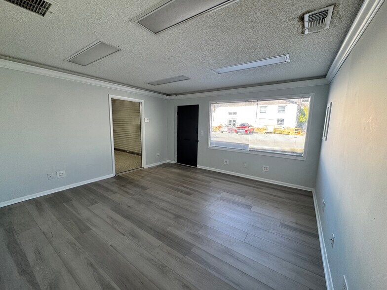54 9th St, Atlantic Beach, FL à louer - Photo du bâtiment - Image 3 de 12