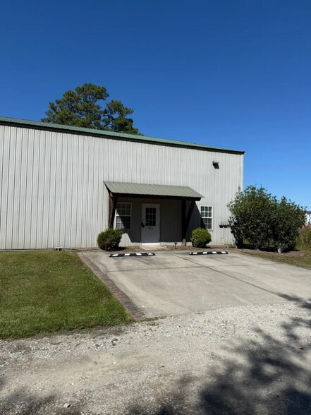 806 Beckham Ln, Summerville, SC à louer - Photo du bâtiment - Image 2 de 12