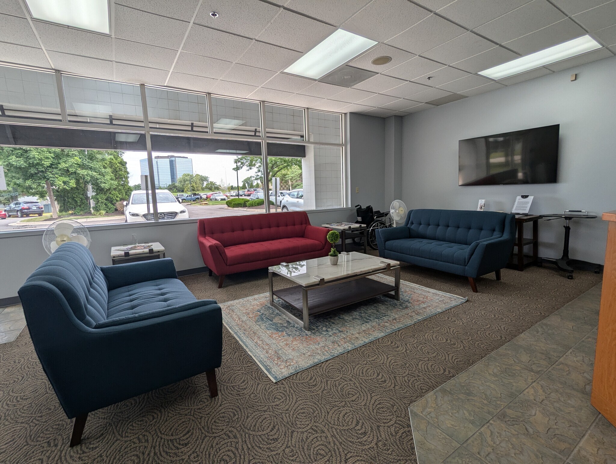 7133 W 95th St, Overland Park, KS for lease Interior Photo- Image 1 of 13