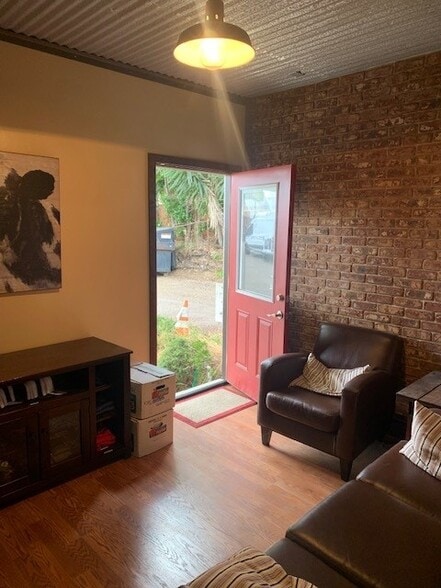 1168 Urania Ave, Encinitas, CA for lease - Interior Photo - Image 3 of 7