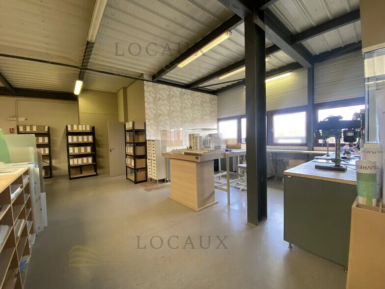 Local d'activités dans SAINT-OUEN-L'AUMONE à vendre - Photo intérieure - Image 2 de 6