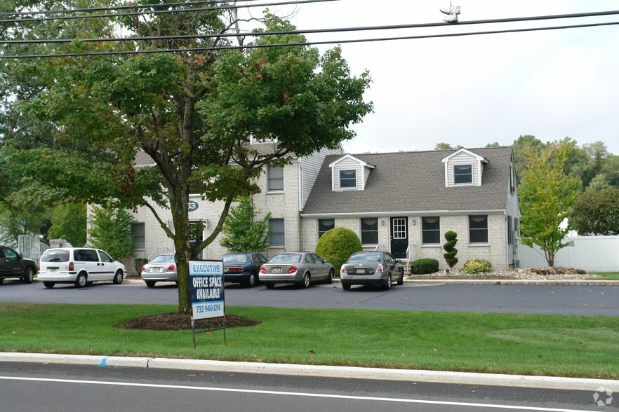 253 Route 79, Morganville, NJ à louer - Photo du bâtiment - Image 3 de 5