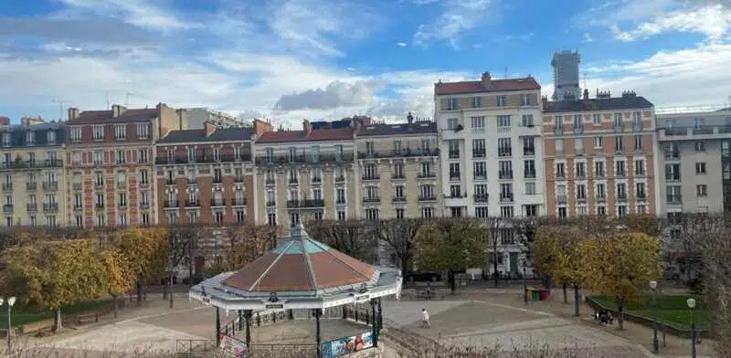 7 Place Des Martyrs De L'Occupation Allemande, Clichy à louer - Photo du bâtiment - Image 3 de 14
