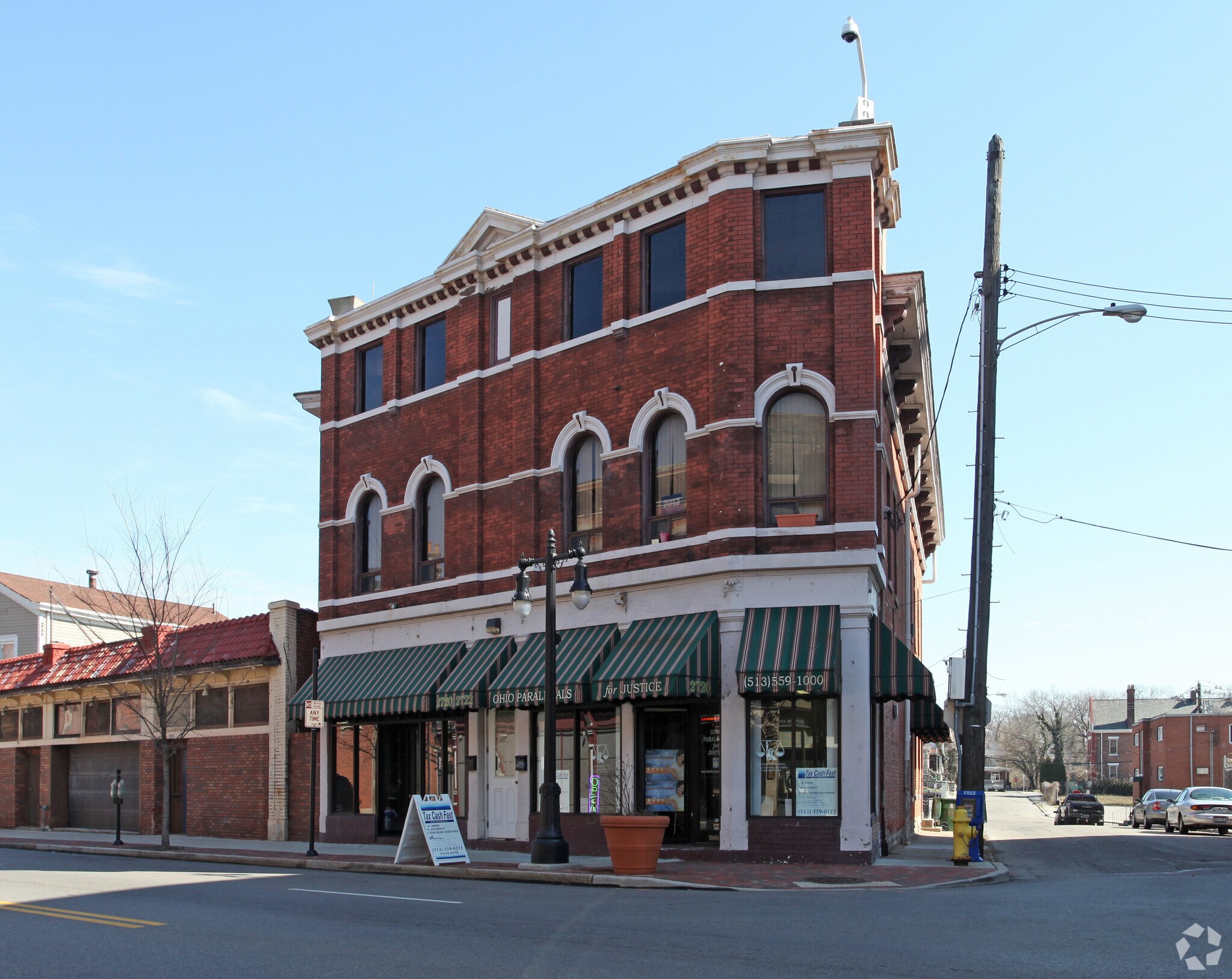 2720-2722 Woodburn Ave, Walnut Hills, OH for lease Building Photo- Image 1 of 3