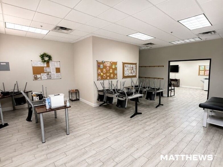 2221 W Pecos Rd, Chandler, AZ for lease - Building Photo - Image 2 of 4