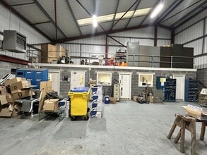 Gladstone St, Oldham for lease Interior Photo- Image 1 of 6