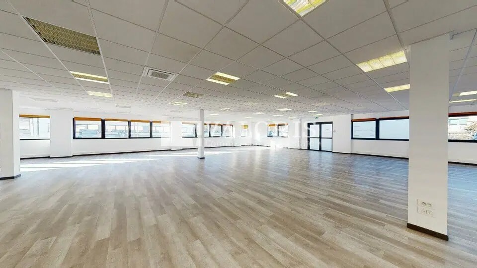 Office in Saint-Priest for lease Building Photo- Image 1 of 11