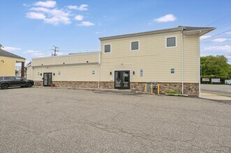 37 Riveredge Rd, Tenafly, NJ for lease Interior Photo- Image 2 of 15