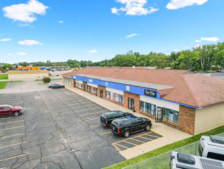 5520-5528 Division Ave S, Kentwood, MI for lease - Primary Photo - Image 1 of 6