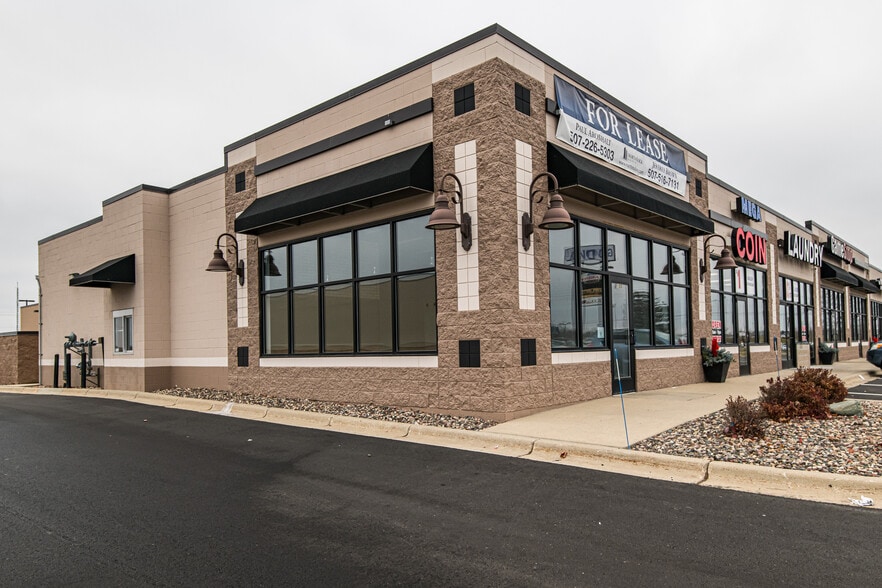 221 28th St SE, Rochester, MN à louer - Photo du bâtiment - Image 3 de 13