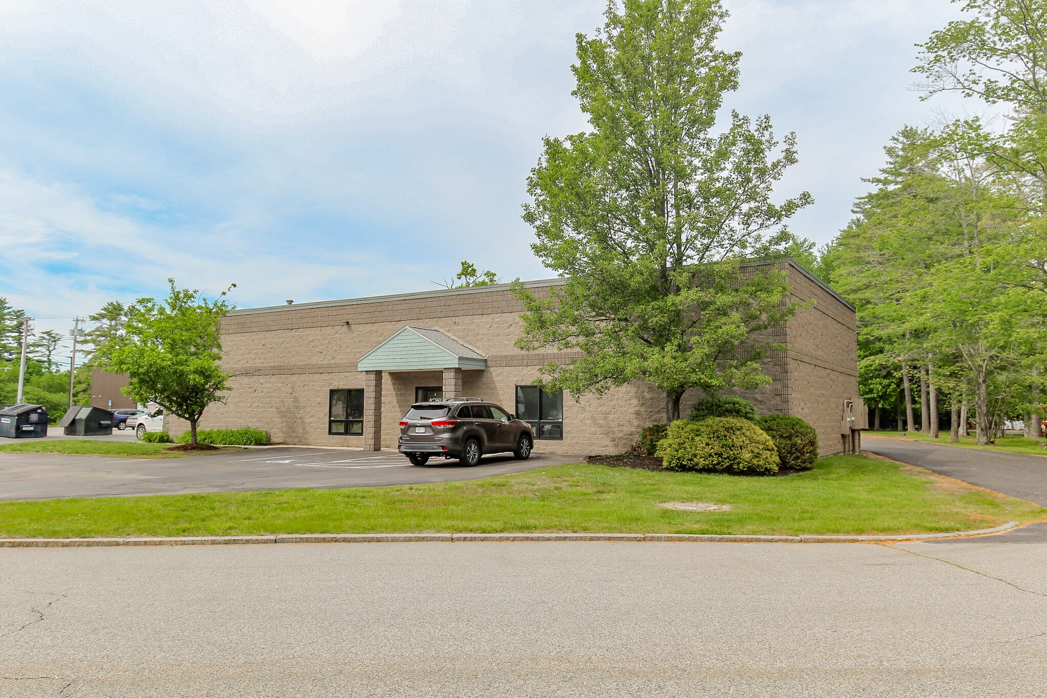 26 Evergreen Dr, Portland, ME for lease Interior Photo- Image 1 of 12
