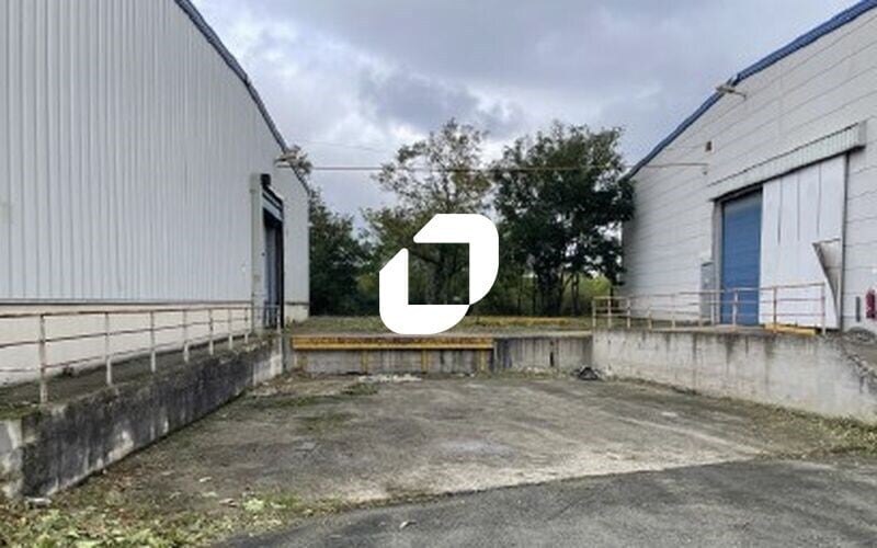 Flex in Les Mureaux for lease - Building Photo - Image 2 of 4