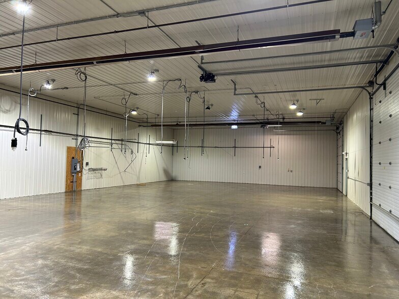 877 Whitney Dr, Lapeer, MI à louer - Photo intérieure - Image 3 de 15